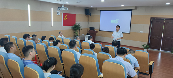 中欧官方端网站登录入口党支部开展“传承红色基因 汲取奋进力量”联合党建活动