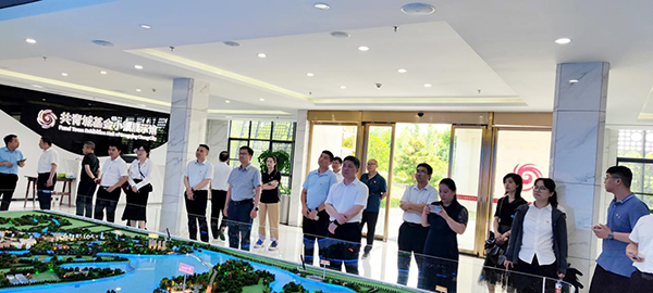 中欧官方端网站登录入口党支部开展“传承红色基因 汲取奋进力量”联合党建活动