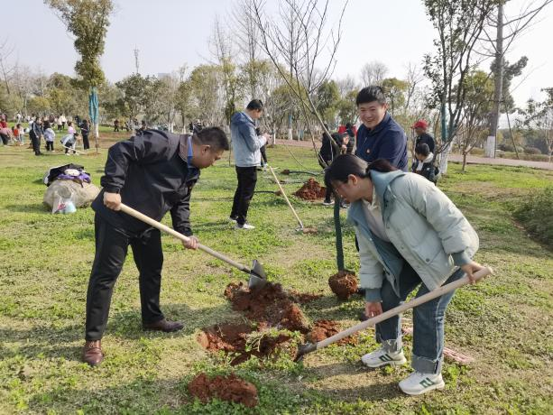 中欧官方端网站登录入口党支部开展“党建引领生态美，绿润南昌景更新”主题党日活动