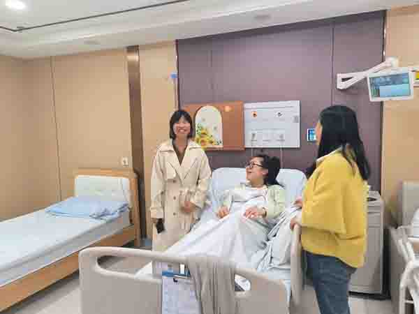 中欧官方端网站登录入口工会走访慰问生育女员工