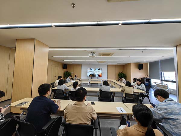 人间四月天 读书正当时——中欧官方端网站登录入口开展读书分享活动