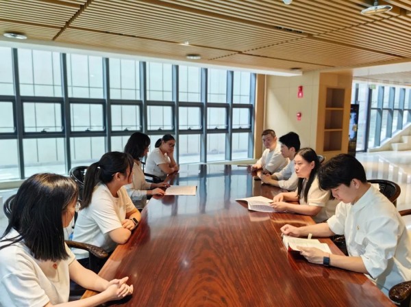 中欧官方端网站登录入口开展“喜迎国庆·探红色摇篮”主题党日活动