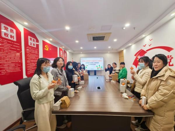 巧手匠心，柿柿如意 ——中欧官方端网站登录入口开展2025年三八妇女节活动