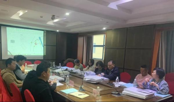 中欧官方端网站登录入口编制的《南昌市西湖区2025年莱茵半岛等25个老旧小区改造项目可行性研究报告》顺利通过专家评审